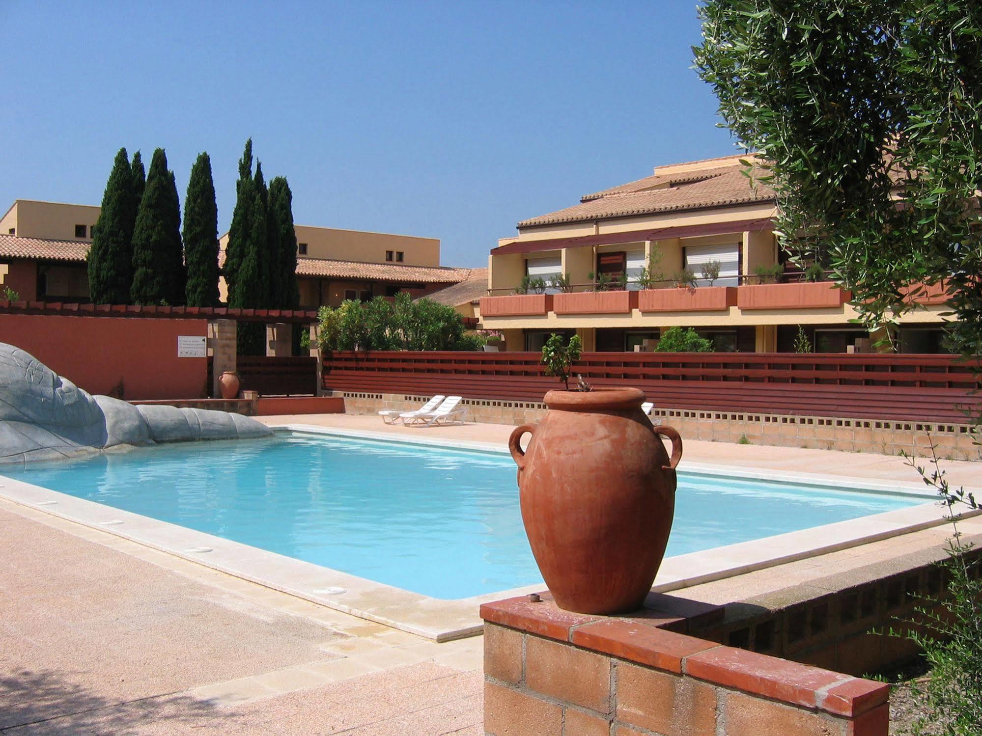 Lagrange Vacances Residence Du Golf Saint-Cyprien  Exterior photo